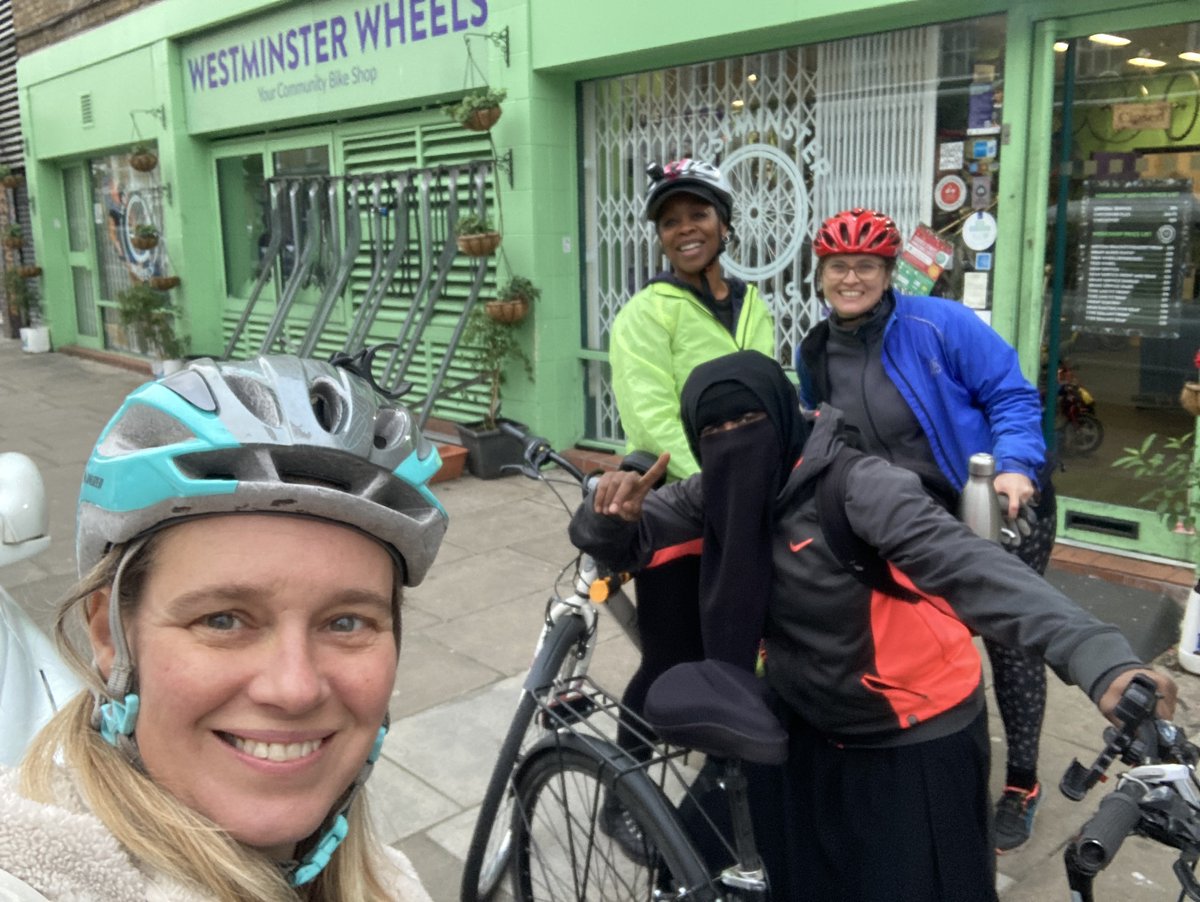 What an amazing bike mechanics workshop Sunday <a href="/WestWheelsNW8/">Westminster Wheels</a> with our <a href="/JoyRidersUK/">JoyRiders</a> volunteers
🙏🚲🙏
We learned so much about how to look after our own bikes but also how to help new riders on our group rides 
All thanks to legend <a href="/BikeBarnaby/">barnaby.bike</a> &amp; Tilly &amp; Saffron #dreamteam
😍🙏😍