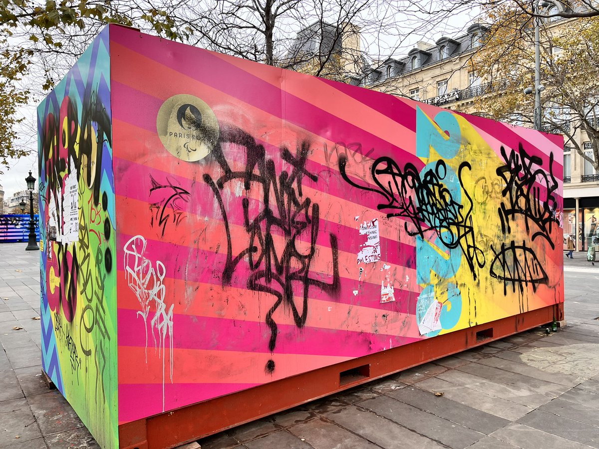 PBynight's tweet photo. La place de la République restera vraiment comme l’un des symboles de la mairie de #saccageparis…
#saccageparis #TahitiGate #TaxeFonciere #Hidaldemission https://t.co/eZtQLMAiBV