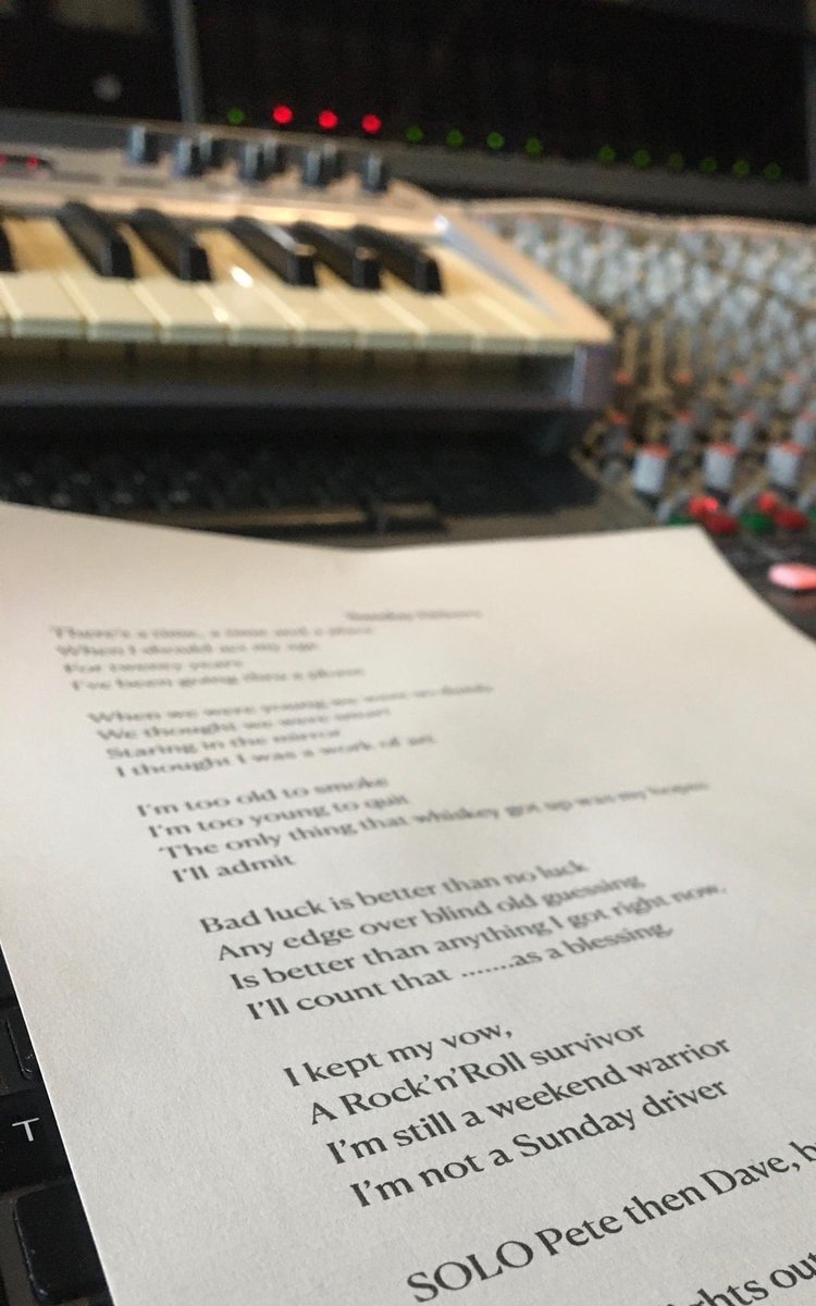 Day 2 in Wembley, battled the London Monday drivers.
.
#outlaw #theoutlaworchestra #lafamilia #lyrics #rock #southernrock #americana #studio #recording #recordingartist #album #newalbum