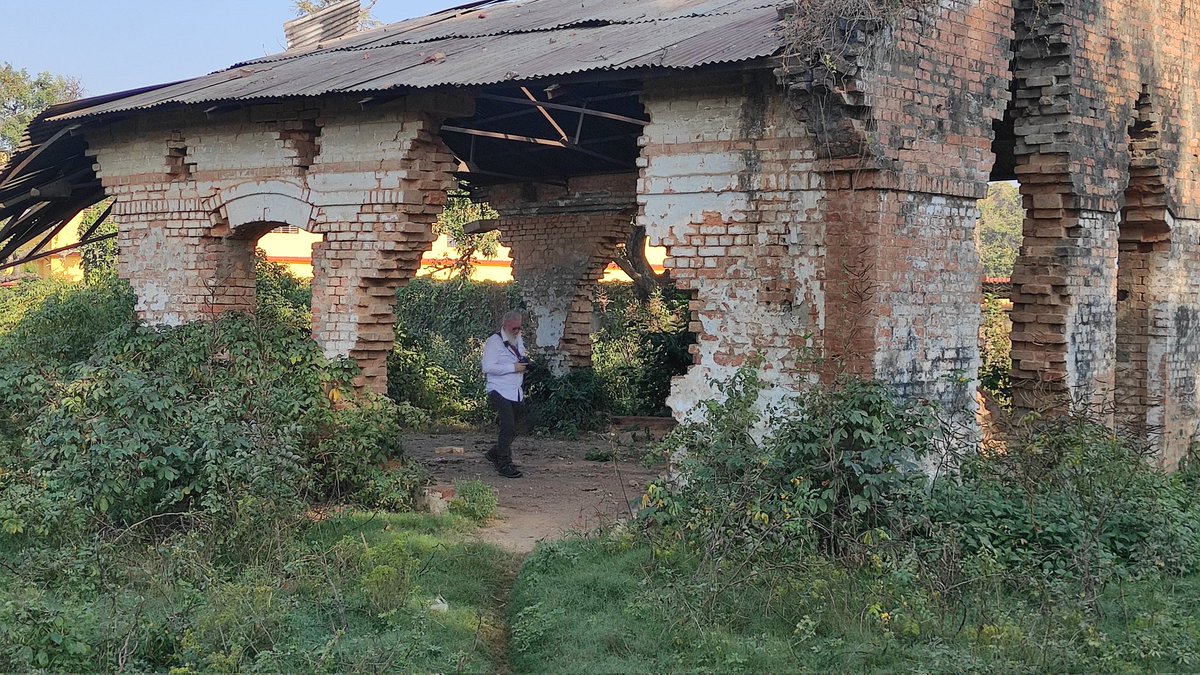 astik_mishra's tweet photo. Welcome Mr. @Darcy1968, Passionate Scholar, #Australia at the historical land #Motihari. 
Manifesting #GeogreOrwell will get it's due importance at his birthplace in upcoming years.
@Orwell_Society
@sanjaychanakya @Prof_Asheesh @Dm_Motihari @angad897 @DeySuprabha @MGCUBihar https://t.co/hqemxIyd84