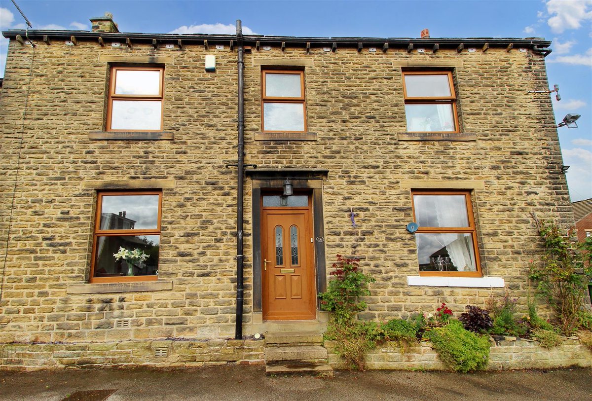 PaisleyProperty's tweet image. **ALMONDBURY BRANCH**

🏡 SOLD SUBJECT TO CONTRACT 🏡

Matthew Lane, Meltham

paisleyproperties.co.uk/property/matth…

Call us ☎️

📞Almondbury: 01484 443922

#PaisleyProperties #EstateAgent #HD9 #Meltham #PropertyForSale #FreeValuations #Local