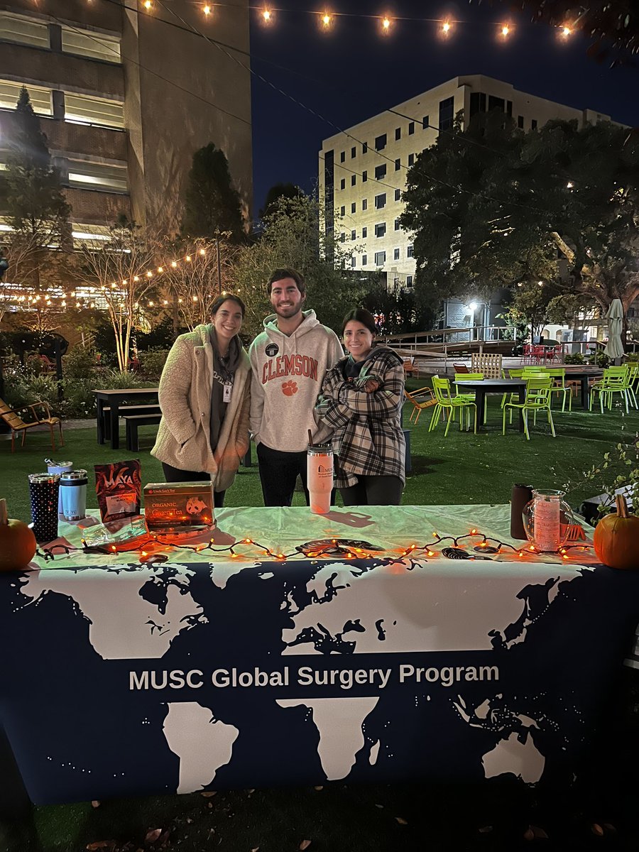 MUSCGlobalSurg's tweet photo. Our annual #Hungry4GlobalSurgery Fast has begun! We will be on the Greenway until 6pm! At 5:30 pm, Dr. Mallah will wrap up the event with a speech and those who fasted/donated will break the fast with barbacoa tacos and light snacks- hope to see you there! https://t.co/a4IxVKv5ED