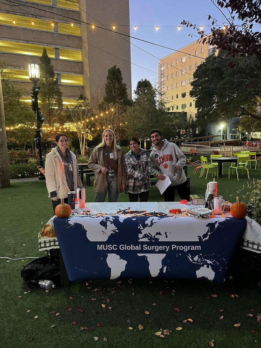 MUSCGlobalSurg's tweet photo. Our annual #Hungry4GlobalSurgery Fast has begun! We will be on the Greenway until 6pm! At 5:30 pm, Dr. Mallah will wrap up the event with a speech and those who fasted/donated will break the fast with barbacoa tacos and light snacks- hope to see you there! https://t.co/a4IxVKv5ED