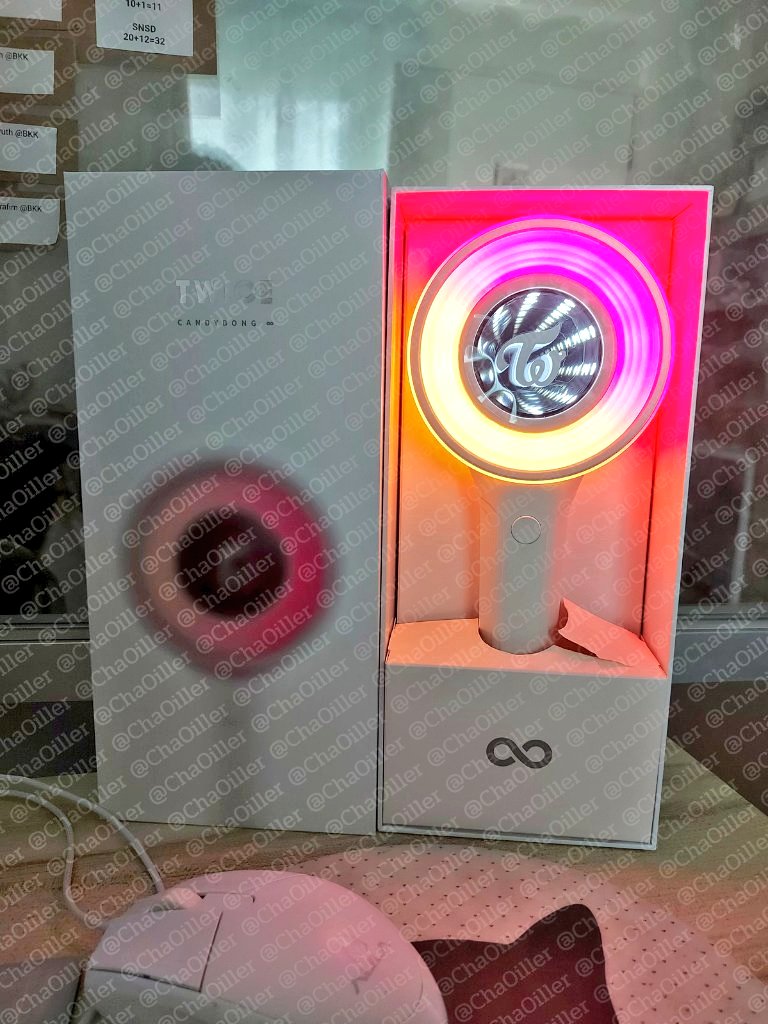 ChaOiller's tweet photo. WTS! TWICE Official lightstick
Candybong Ver.3 = 650K
+Get 10 Photo card FREE!
Can meet and pay at Jakarta
19-23 DEC at my hotel or the venue
✉️DM
#READYTOBE_IN_JAKARTA #TWICE_5TH_WORLD_TOUR_JAKARTA #TWICEInJKT #ONCEBOGOR #TWICE_5TH_WORLD_TOUR_IN_JAKARTA #RTBinJKT #TWICEinJKT https://t.co/fIf6BwcGZ3