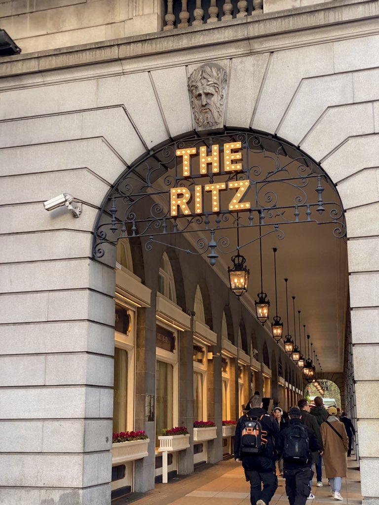 온 도시가 크리스마스로 분주하댜🌲