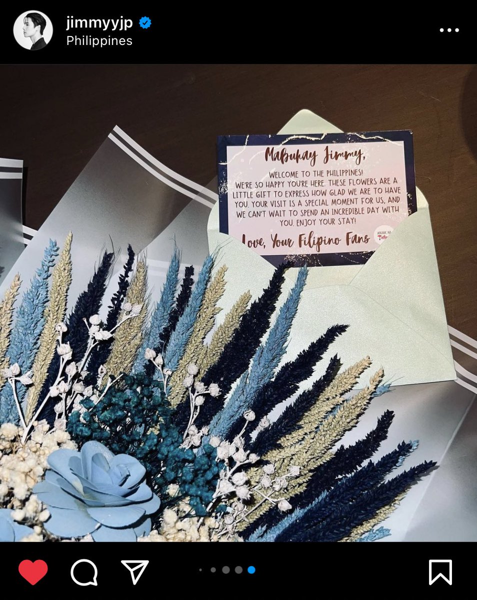 AnakNiTatay_BL's tweet photo. Our flower bouquet posted by Doc Jimmy on his instagram 🥹
We love you and see you again next time @jimmyyjp_ 💙🇵🇭
#JDJSreadyforMANILA
#GMMTVFANDAY8 https://t.co/NoMZSPyVbD