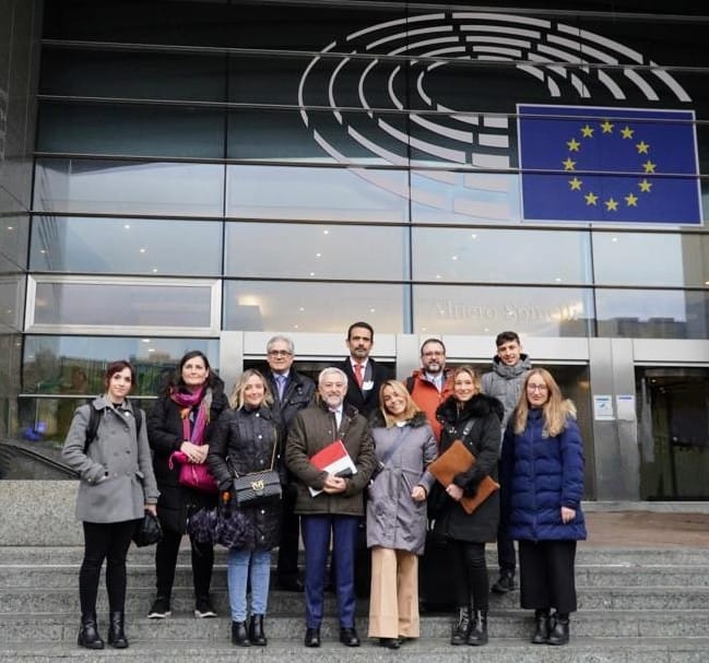 IntegraIntSpain's tweet photo. Bruselas: Encuentros y negocio en 🇪🇸, 🇪🇺 y 🇺🇸, con clasif. UE, OTAN y ESA. Gracias a Instituciones Europeas, OTAN, REPER, Cámara de Comercio e Ind. de Defensa. #UE #CONSEJOUE #COMISIONUE #PARLAMENTOUE #OTAN #EDA #REPERESPAÑA #CAMARACOMERCIO #INDUSTRIADEFENSA #DEFENSA #USA #DLA https://t.co/OhzIbDFuyE