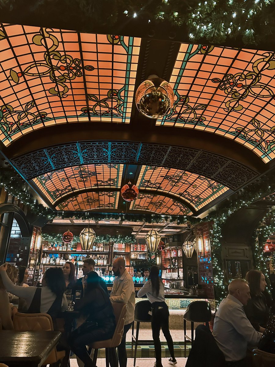 BeckyHallX's tweet photo. Dublin, you did not disappoint 🇮🇪🍻 https://t.co/gUj7FoCeu7