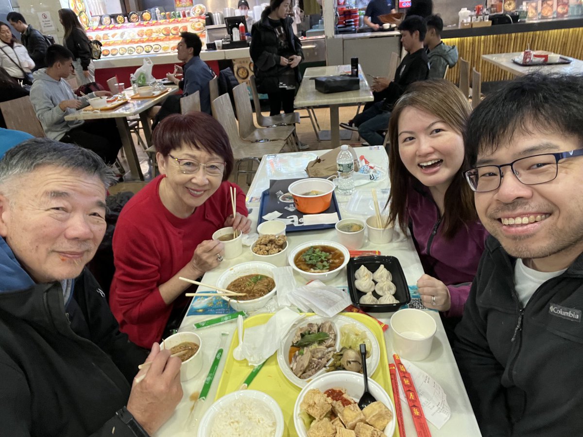 When your former ⭐️ resident now hotshot #HPBheroine &amp; surgical oncologist at NYP Queens takes your Mom out on the town … 🙏 ⁦<a href="/jianjianz/">Jian Zheng, MD, FACS 郑剑瑛</a>⁩ we ❤️ you ⁦<a href="/BMCSurgery/">BMC Surgery</a> save some 🥟 for us!