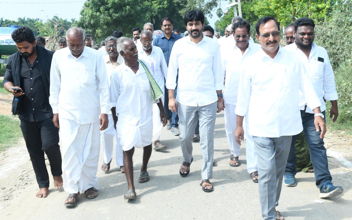 KCBachina's tweet photo. 👉పంగులూరు మండలం, బూదవాడ గ్రామం, సొసైటీ నందు 70వ అఖిలభారత సహకార వారోత్సవాల కార్యక్రమంలో ముఖ్య అతిథి గా పాల్గొనడం జరిగింది.
#bachinakrishnachaitanya #CMYSJagan #YSRCongressParty #BKC #TeamBKC #addanki https://t.co/Z8LiHQiEyQ