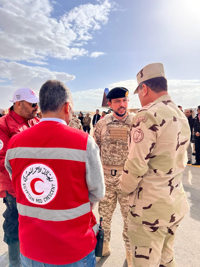 RHCJO's tweet image. سمو الأمير الحسين بن عبدالله الثاني ولي العهد يصل إلى مدينة العريش المصرية للإشراف على عملية تجهيز وإرسال المستشفى الميداني الأردني الخاص/2 لجنوبي قطاع #غزة بسعة 41 سريرا 
#الأردن