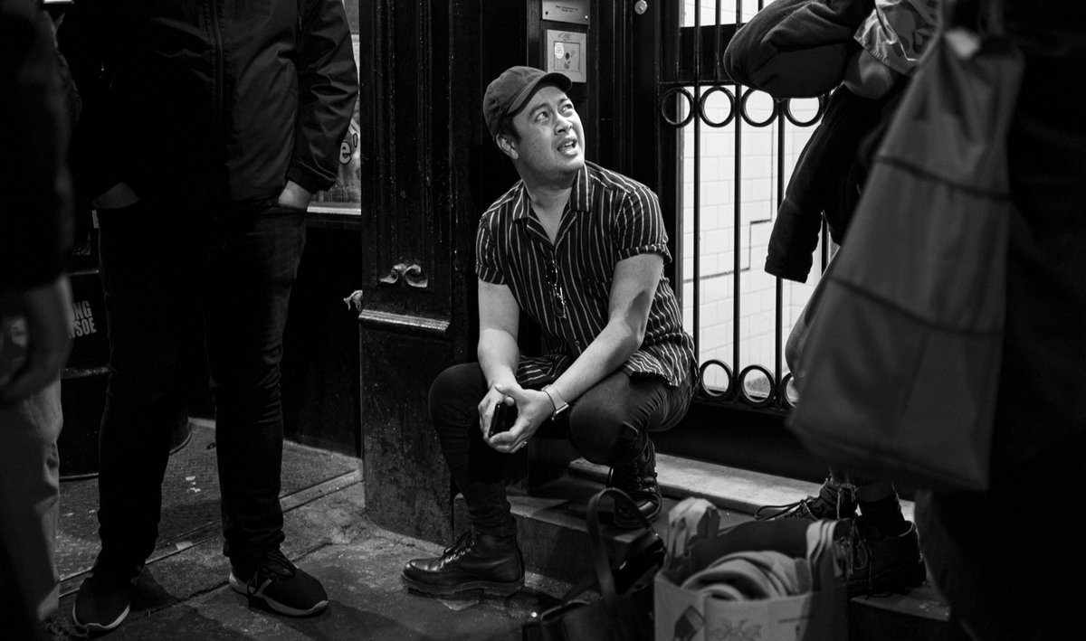 bobcooley's tweet photo. Holding Court
#FujiXT3
35mm-1/35@ƒ/1.4-ISO1000
#NightPhotography #expression #conversation #composition #StreetStyle #framing #documentary #stoopstories #photojournalism #streetphotography #Fujifilm #grain #darkroom #GreenwichVillage #WestVillage #bobcooley https://t.co/NlvtbaYsqJ