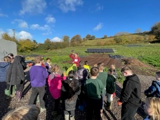 King Henry VIII 3-19 School (@kinghenryschool) on Twitter photo Our Year 4 Class got the opportunity to visit Langtons Farm where they could learn more about how Veg is grown. They planted onions and harvested carrots that they could then try. <a href="/LangtonsFarm/">Langtons Farm</a> kindly gave each child some produce to go home and cook with. Thank you for having us. Our Year 4 Class got the opportunity to visit Langtons Farm where they could learn more about how Veg is grown. They planted onions and harvested carrots that they could then try. <a href="/LangtonsFarm/">Langtons Farm</a> kindly gave each child some produce to go home and cook with. Thank you for having us.