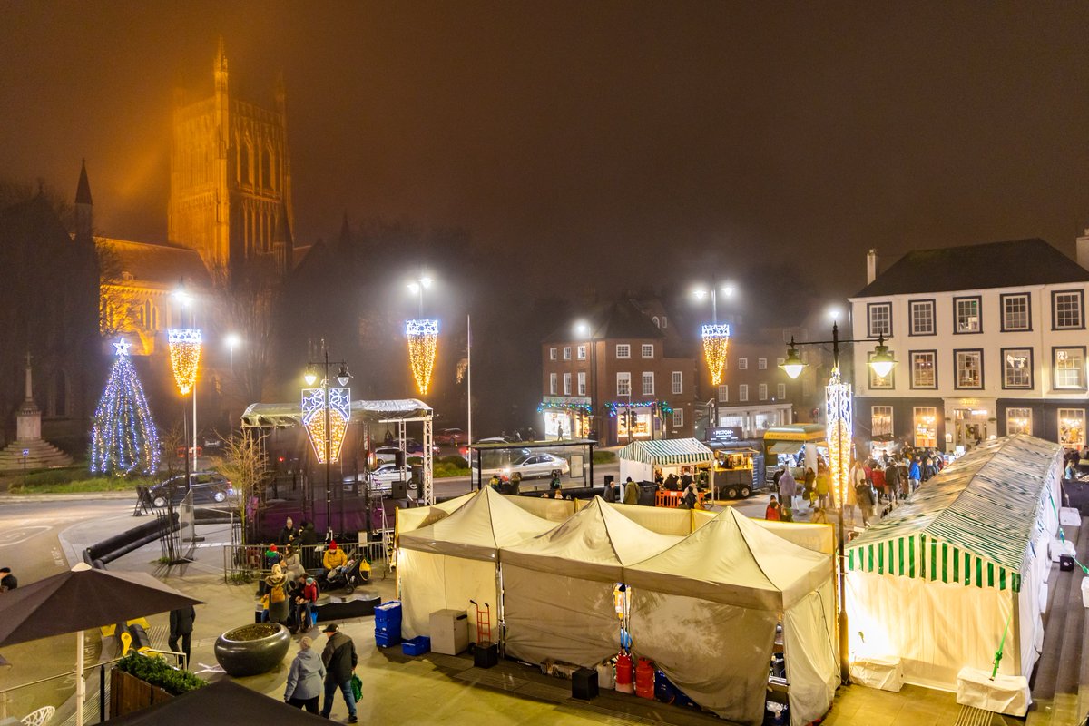 6 reasons to visit Fayre! 🎅🎠 1. Over 200 stalls across the city 🎁 2. Mouth-watering food options😋 3. Traditional funfair rides 🎠 4. The sights, smells and sounds of Christmas in Worcester 😍 5. Live entertainment 6. Park & Ride with First Bus 🚌 👉bit.ly/47kKZ2t