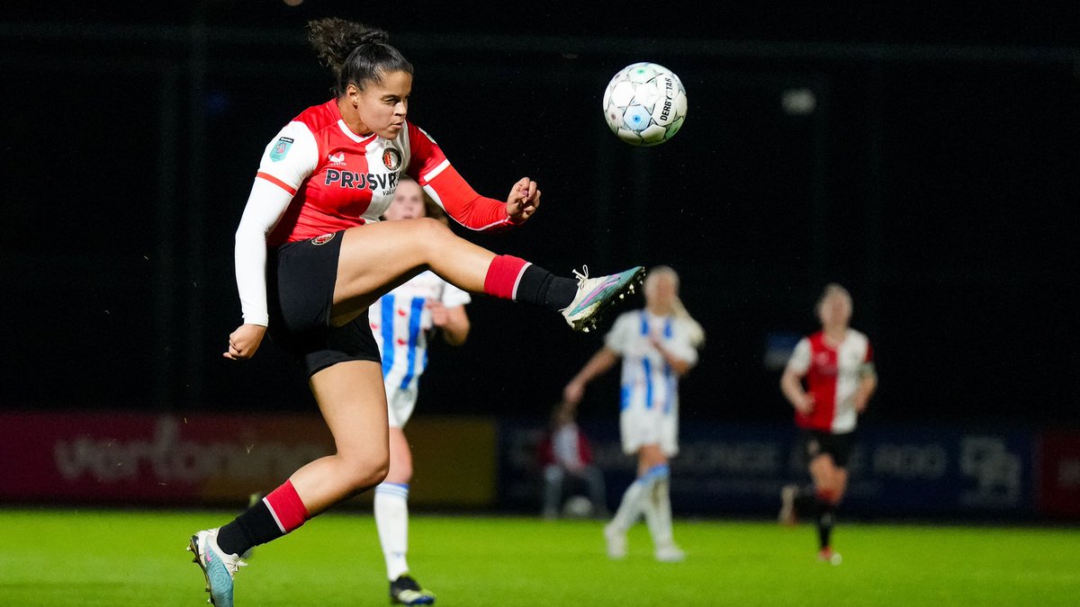 FeyenoordV1's tweet photo. Jada Conijnenberg: 𝒜𝒸𝓇𝑜𝒷𝒶𝓉𝒾𝒸𝓈 🤸‍♀️ https://t.co/nURtSMxPyX