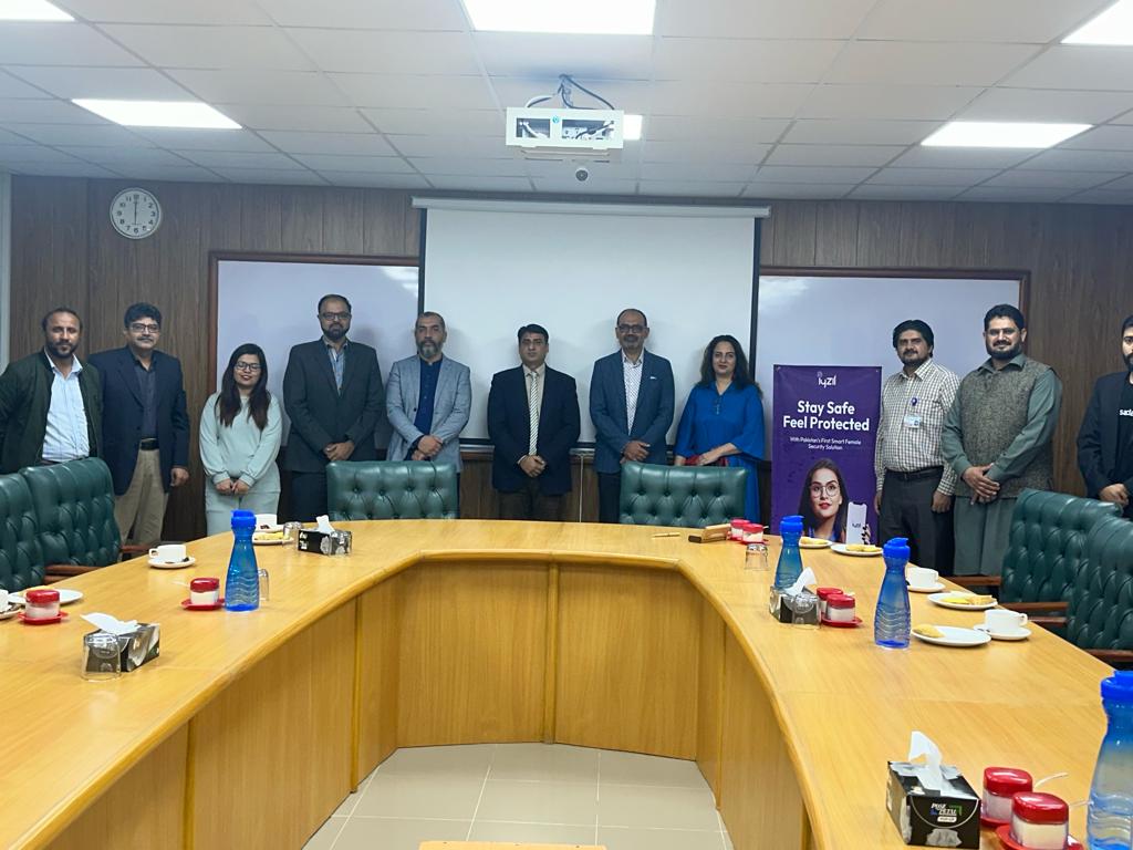 iyzilofficial's tweet photo. Sealing a promise of safety. Iyzil proudly partners with CUST to protect and empower women across Pakistan!  

Discover how Iyzil is revolutionizing women's safety. Tap the link to learn more: https://t.co/zY1j8IB6qH 

#PartnersInSafety #iyzil #cust https://t.co/2MN7N7dLj8