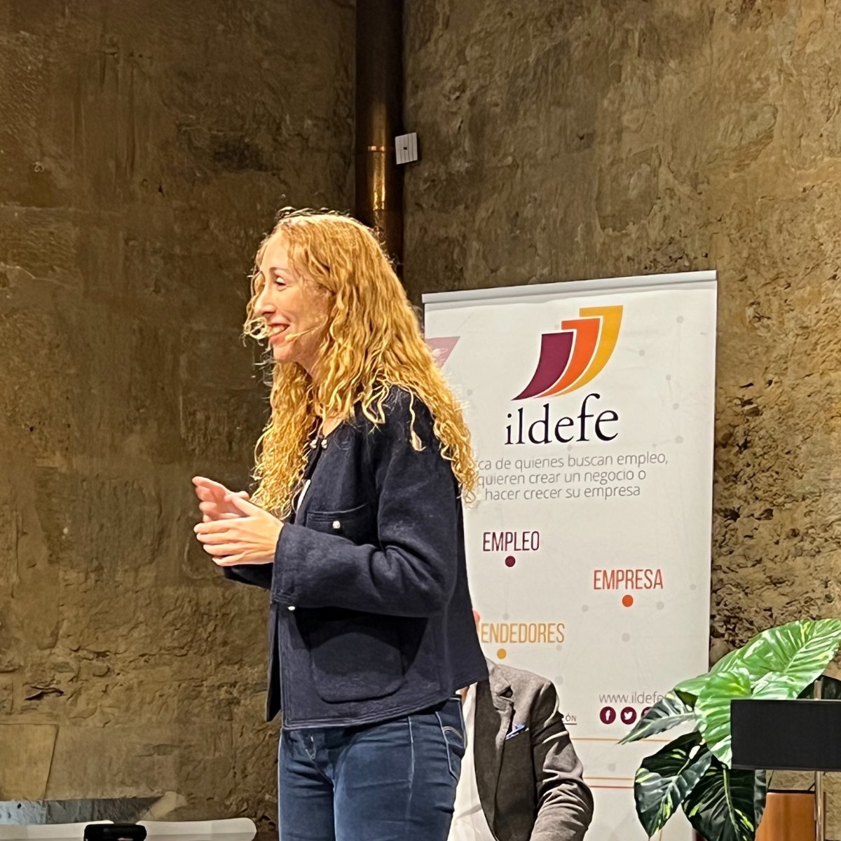 Ildefe's tweet photo. Resumen de la jornada donde analizamos las tendencias innovadoras en la gestión del #talento
👐 Gracias a Raquel Roca , Marta Chamorro (@losdelvolcan) y Juan Luis Polo (@GoodRebels) por contar vuestra visión
¡Y a las empresas de #leonesp por acompañarnos!
@leonayto #TalentoLeon https://t.co/2lGcWts0Yf