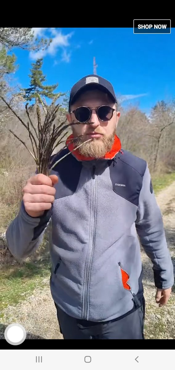 Jan Oblak se pred tekmo s Kazahstanom sprošča z nabiranjem špargljev. 🇸🇮🇰🇿