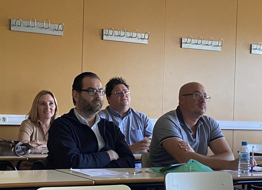 👏🏼 Enhorabuena <a href="/fjmoca/">Francisco Jose Molina Castillo</a> <a href="/SoniaMadrid_/">Sonia Madrid</a> <a href="/JoseLujanRector/">José Luján Alcaraz</a> y al equipo <a href="/InnovaUM/">Unidad de Innovación</a> por este "II Congreso de Innovación de la <a href="/UMU/">Universidad Murcia</a>" que se está celebrando hoy. De nuevo, una oportunidad para aprender, desde la experiencia, de otros Proyectos de Innovación Docente (PID). Y enhorabuena a