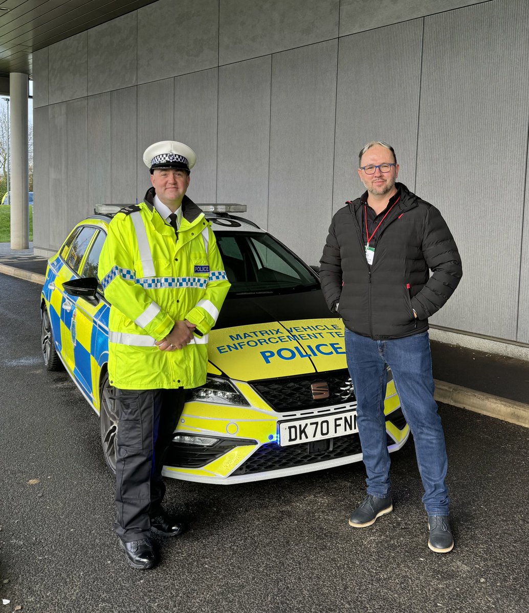 Great meeting up with @bs_pearson today talking all things cars! @MerPolTraffic @MerseyPolice #CupraAteca #CupraLeon #KiaStinger. Thanks again and hope to see you again soon 👍🏼