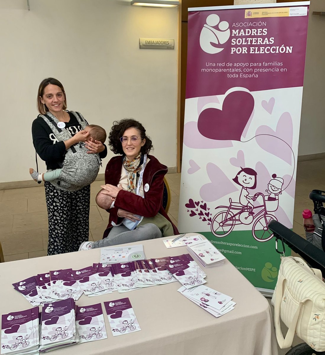 MSPE_Andalucia's tweet image. En el I Congreso de Infancia, Adolescencia, Juventud y Familias de Andalucía, recordando la necesidad urgente de reconocer a las #familiasmonoparentales e implementar medidas que acaben con la discriminación que sufren nuestr@s hij@s x su modelo de familia @AndaluciaJunta