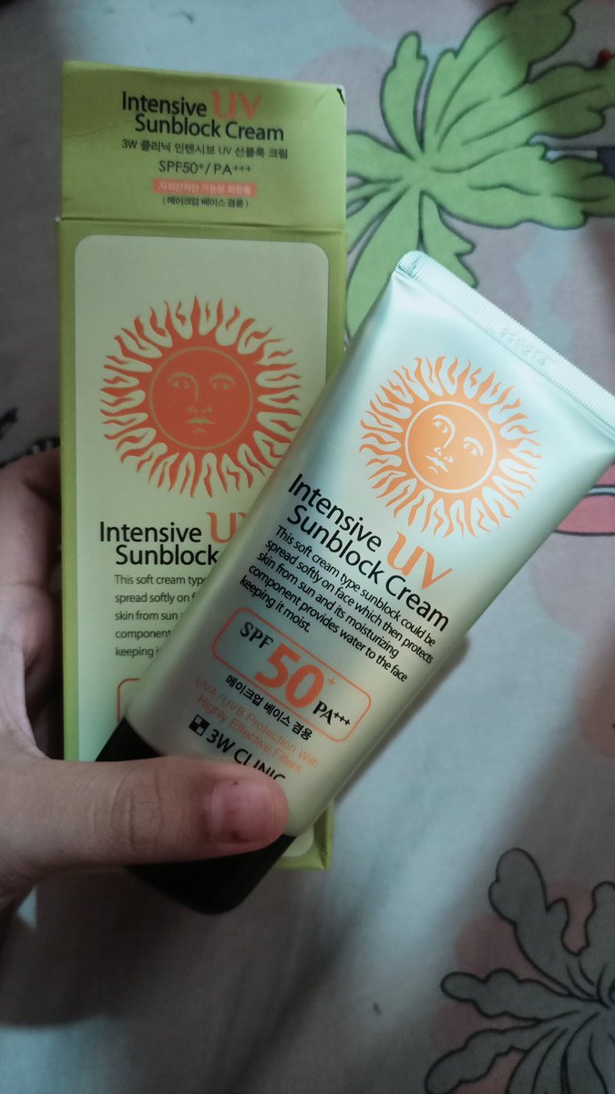by_seaz's tweet image. WTS / WANT TO SELL
Preloved sunscreen
- Carasun (preloved, sisa 90%)
- 3W Clinic (new)
Oren ✅
Gratong ✅
Keep Event ✅
📍Jateng
Untuk detail n over by DM ya dear🌷
#sunscreen #carasun #3wclinic #preloved