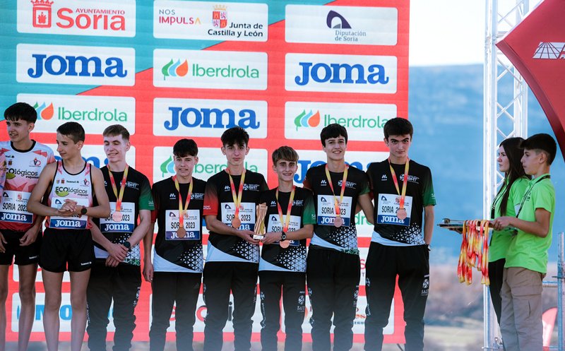 atletismobat's tweet photo. 🏔️Cto. España de Cross de clubes

🥉Medalla de Bronce del Sub16 masculino y 7º lugar para el mixto absoluto.

Leer más: https://t.co/kN4evAVqge

@superamara @Irun_informa @HondarribiaUdal @conectabidasoa @GipuzkoaKirolak @atletismoRFEA https://t.co/N5wsvQCFGi