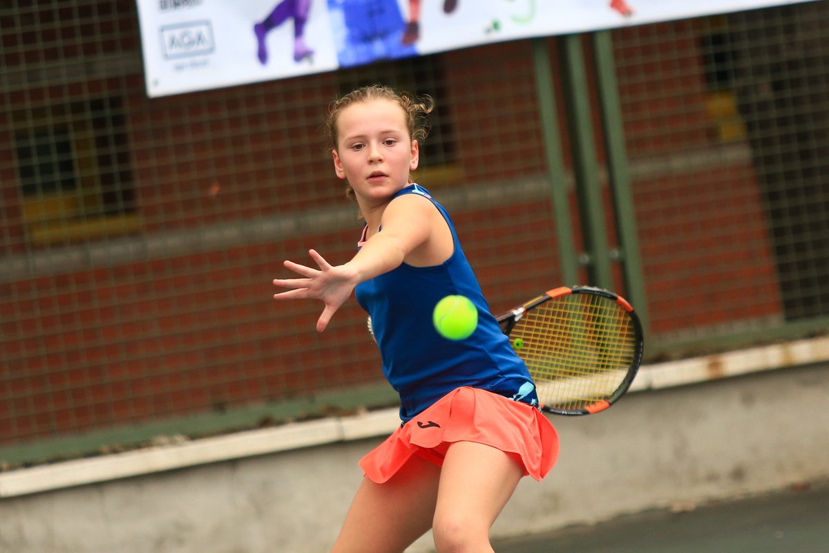 Fundalcobendas's tweet photo. #DiaMundialdelaInfancia 👧👦

🎾 Lo celebramos con el gran #TorneoMenina de #tenisbase a favor de @unicef_es y el resto de eventos junto a la infancia organizados por FUNDAL.

#Alcobendas siempre deportiva y siempre solidaria de la mano de FUNDAL 😊 https://t.co/U7eCEcFdXm