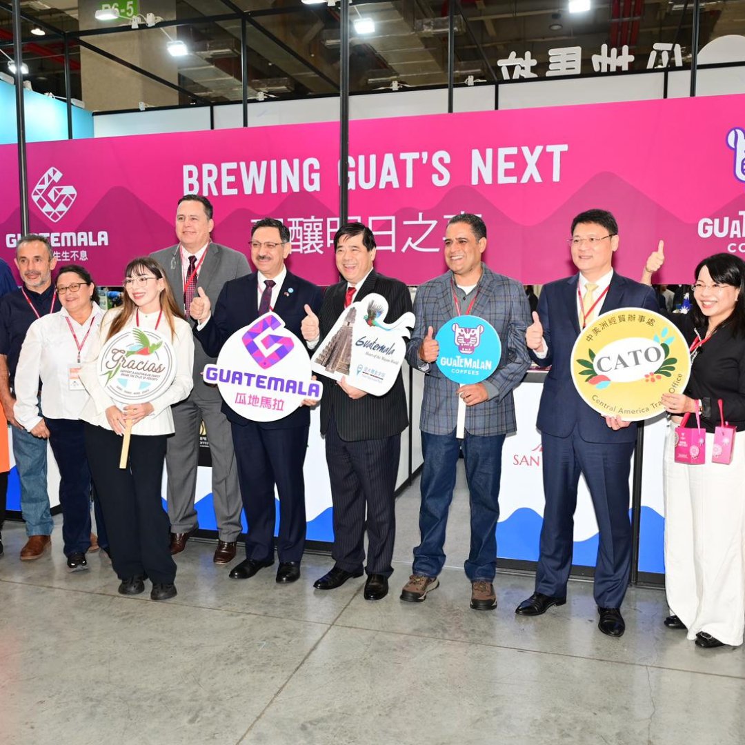 Guatemalacoffee's tweet image. #GuatemalanCoffees are taking Asia by storm!

We are grateful to @cato_tw and the Guatemalan Embassy in Taiwan (@MinexGt) for supporting our participation at the Taiwan International Coffee Show.

#GuatemalanCoffees #GuatsNext