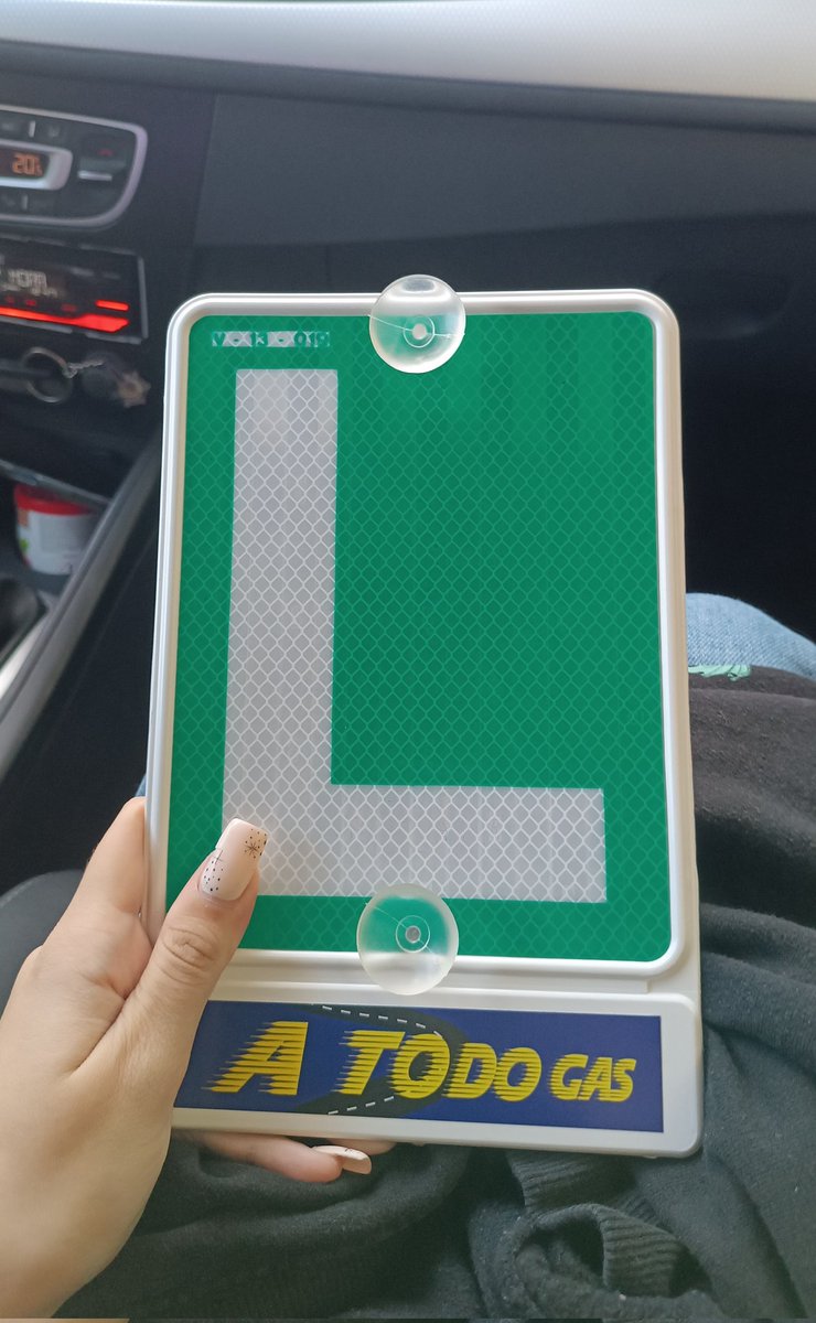 alneav_17's tweet photo. he dejado de ser la "ella no tiene carnet pero la trajo la amiga" https://t.co/eER4eDt6jk