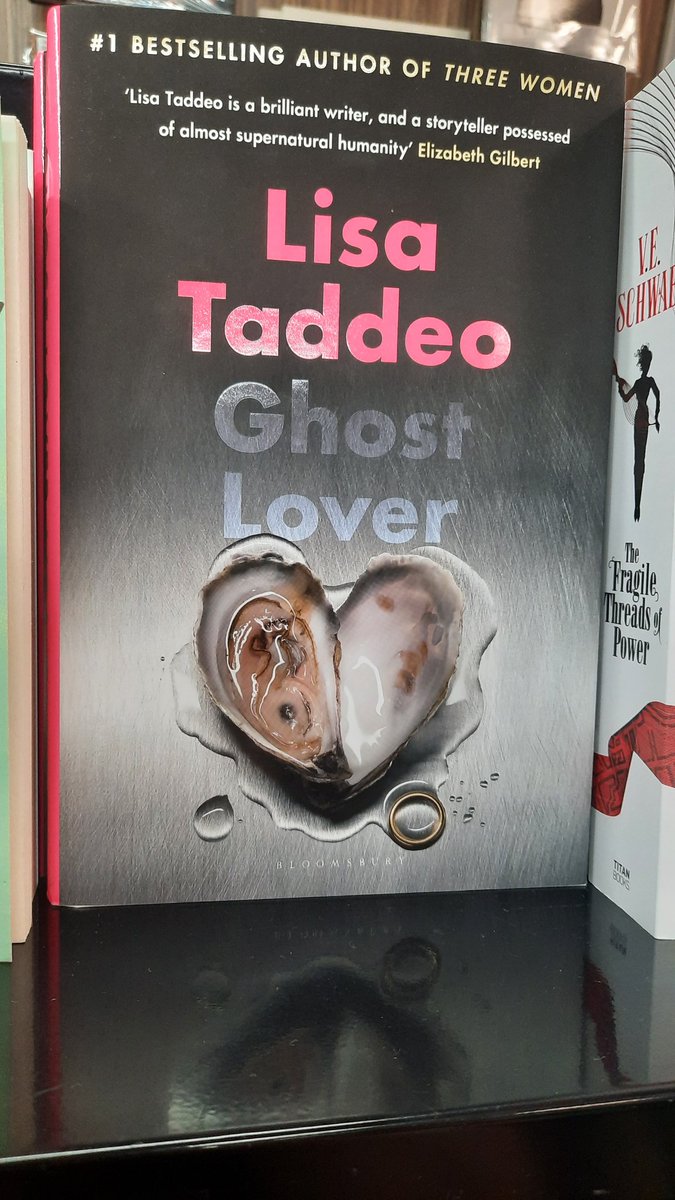 Booksmith2014's tweet photo. หนังสือ Ghost Lover  จากผู้แต่งนิยายเรื่อง Three women : Lisa Taddeo 
ราคา 800 บาท ปกแข็ง ส่งฟรี
Line : @thebooksmith
Tel.093-5463790
#booksmith #Bookshop #bookstore #bookshopinThailand #fiction #books #หนังสือภาษาอังกฤษ #ร้านหนังสืออิสระ #englishbook https://t.co/8KDe0zAz53