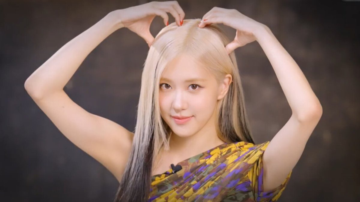 rosespics's tweet photo. 💛 https://t.co/m8RsH5dEFC