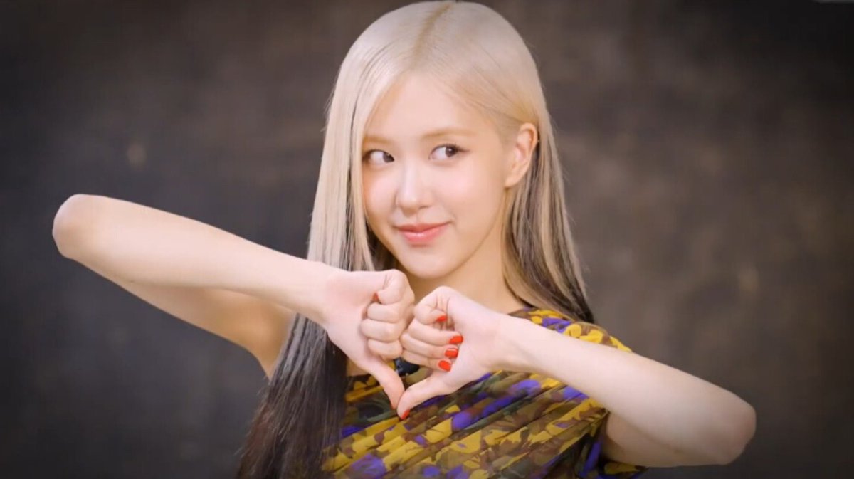 rosespics's tweet photo. 💛 https://t.co/m8RsH5dEFC