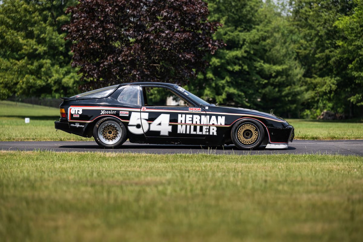 Geo_Chapman's tweet photo. Talking of cheap Porsches, this’ll take some beating! This link suggests that a rare (1 of 16) factory-designed and famously rebuilt 924/933 ‘kit car’ production racer sold @mecum earlier in the year for a shockingly low $20k… 1/2

https://t.co/FcchGcjxvq https://t.co/dy59jGwk3S