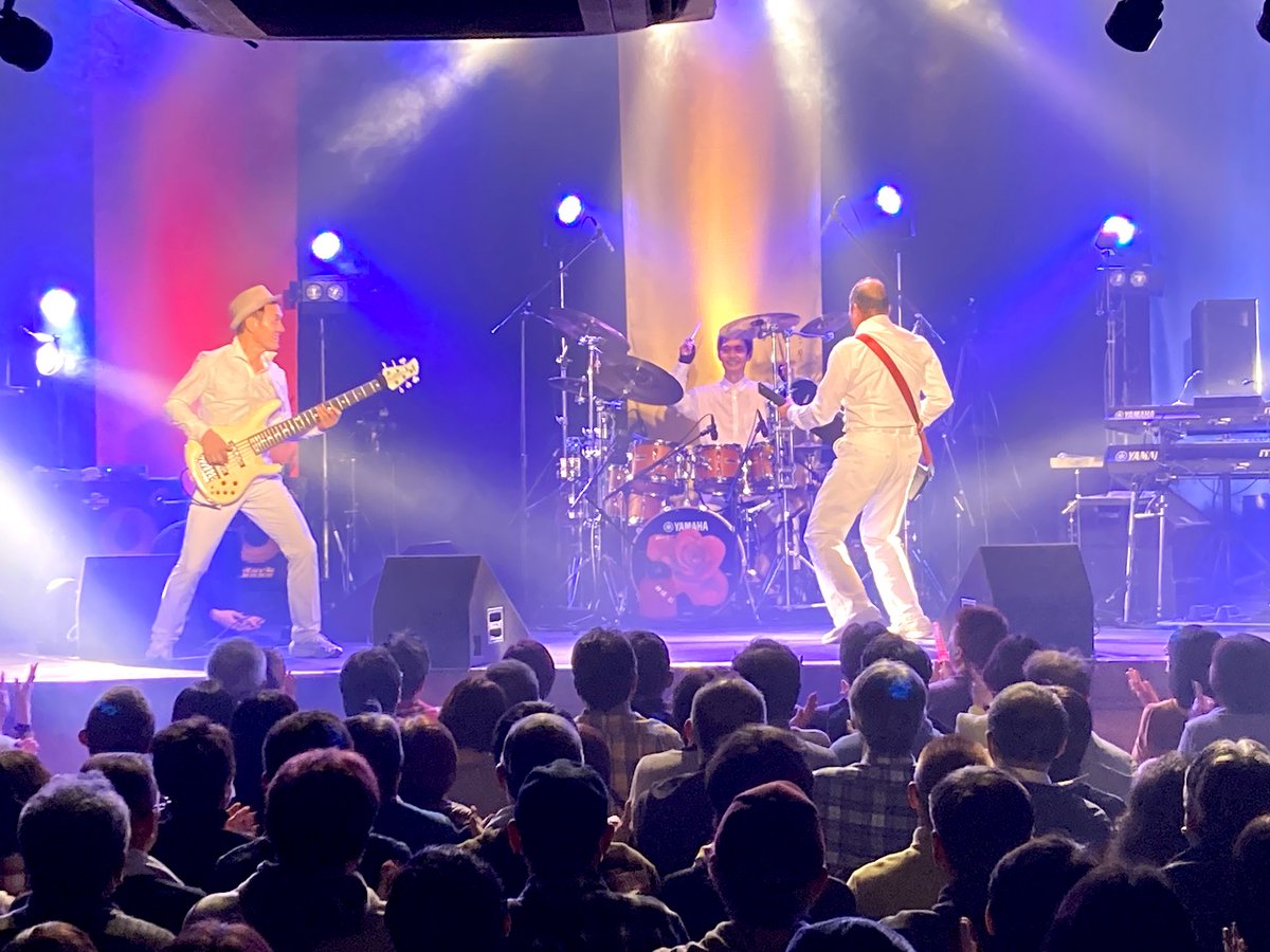 tetsuo_sakurai's tweet photo. 「かつしかトリオ LIVE TOUR 2023」千秋楽@名古屋ボトムライン!燃え尽きました😂😭😂😭
全会場ソールドアウト、心から感謝🙏🙏🙏
配信アーカイブは、11/25(土)23:59迄!
https://t.co/9zMUjbuMon
#かつしかトリオ #tetsuosakurai #akirajimbo #minorumukaiya
#markbass #yamaha #stompxl #rc50 https://t.co/UFxJZTZ8FN