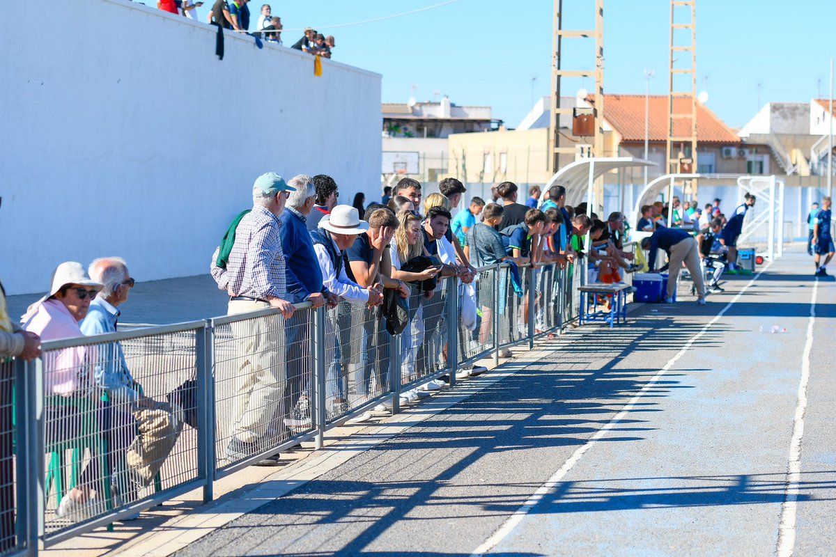 Muchas gracias a toda la afición que se desplazó ayer al Polideportivo para animar al equipo, con vosotros es todo más fácil! 💙🤍