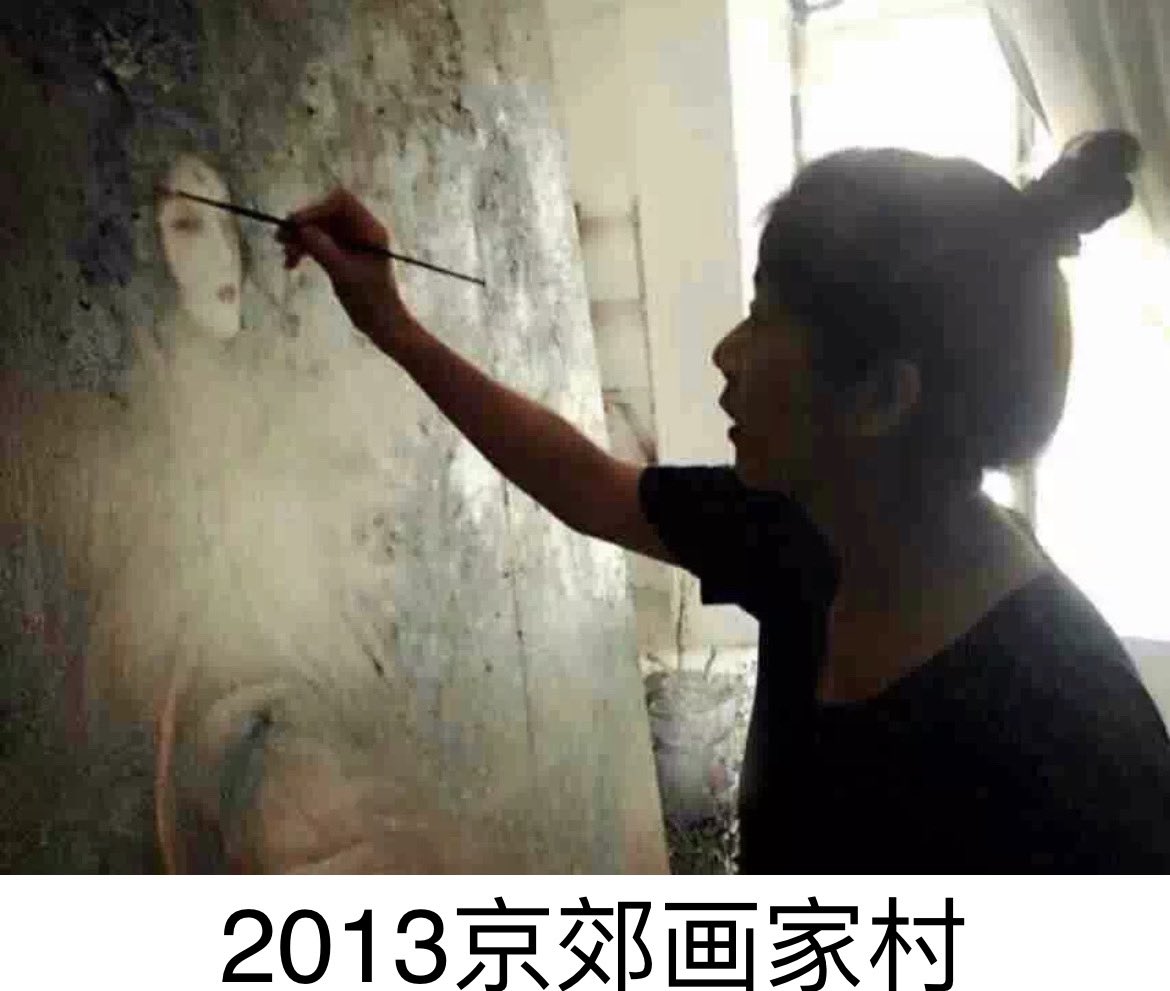 Song278144025's tweet photo. 想起在京郊画家村的时候，一个免食宿在我的工作室的熟人，问我进城的路
我的脑子会被猛然出现的问题惊吓到灵魂出窍，如火箭飞奔.猛的听到一声“吼”
吓到紧急刹车.随口报出“停车的站名
听到更加愤怒的咆哮“问你北你回答的东西都不是”
此后我深深地检视自己
我确实常常词不达意

更加感谢爱护我的人🙏❤️🙏 https://t.co/O2NcSUvrEk