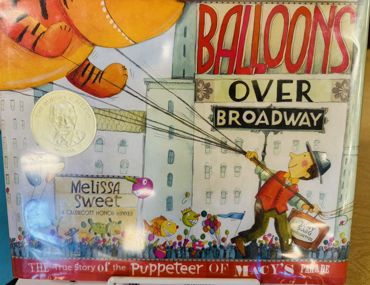 tracylbye's tweet photo. Reading about the Macy’s Day Parade and using our robots for our own parade 🎈@Macys #balloonsoverbroadway #blairbears #MacysParade @Ozobot https://t.co/LMzhgFVMfu
