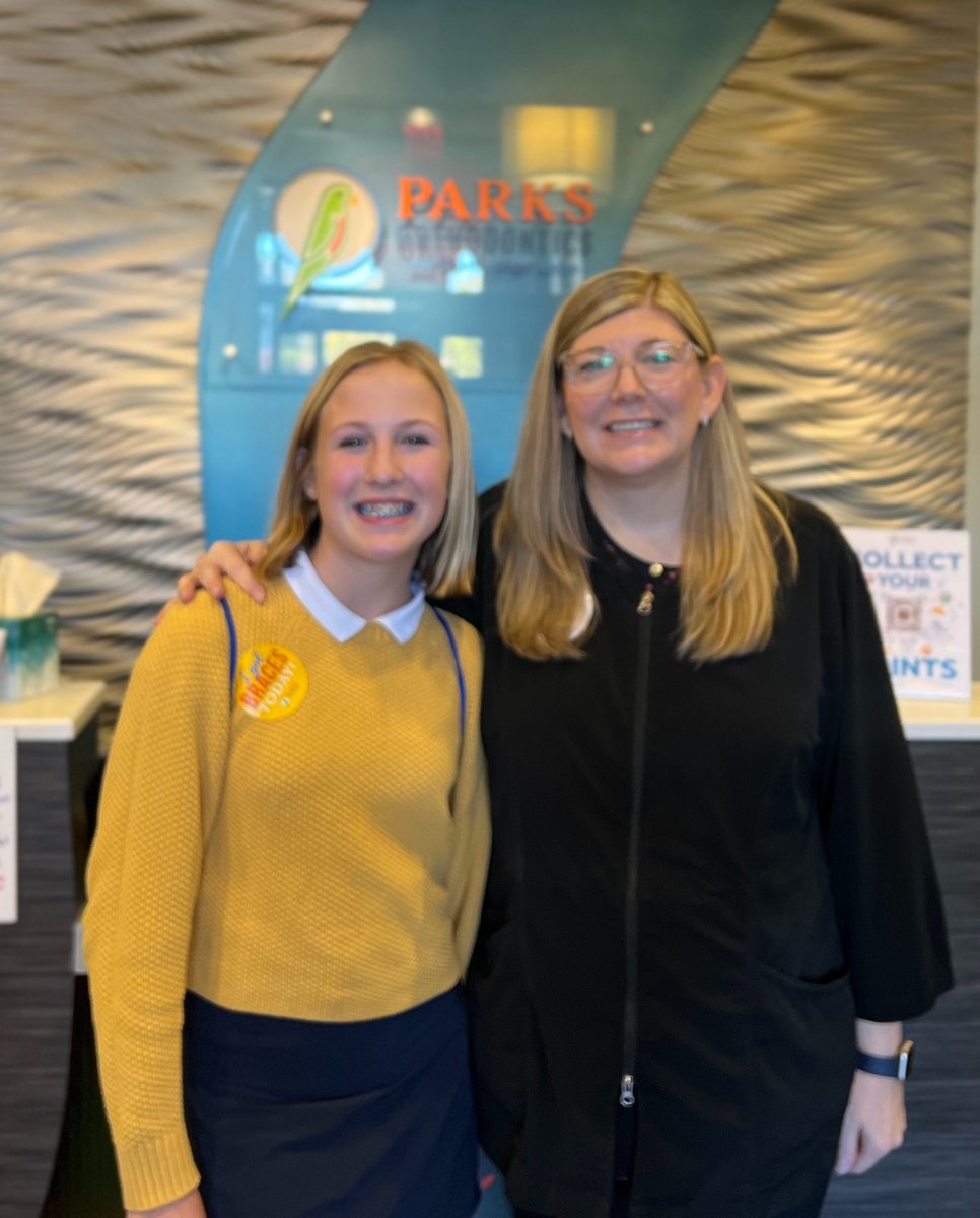 ParksOrtho's tweet image. Two #NewSmiles—one sweet reward after treatment! 🌟🍭🤩

#ParksOrthodontics #Orthodontist #YorktownVA