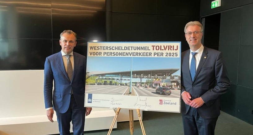 PERSBERICHT | Per 2025 is de Westerscheldetunnel tolvrij voor personenverkeer. Minister <a href="/markharbers/">Mark Harbers</a> van <a href="/MinIenW/">Ministerie van Infrastructuur en Waterstaat</a> en gedeputeerde <a href="/HarryvdMaas/">Harry van der Maas</a> hebben afspraken gemaakt en die officieel beklonken met de ondertekening van een bestuursovereenkomst.

➡️zeeland.nl/actueel/minist…
