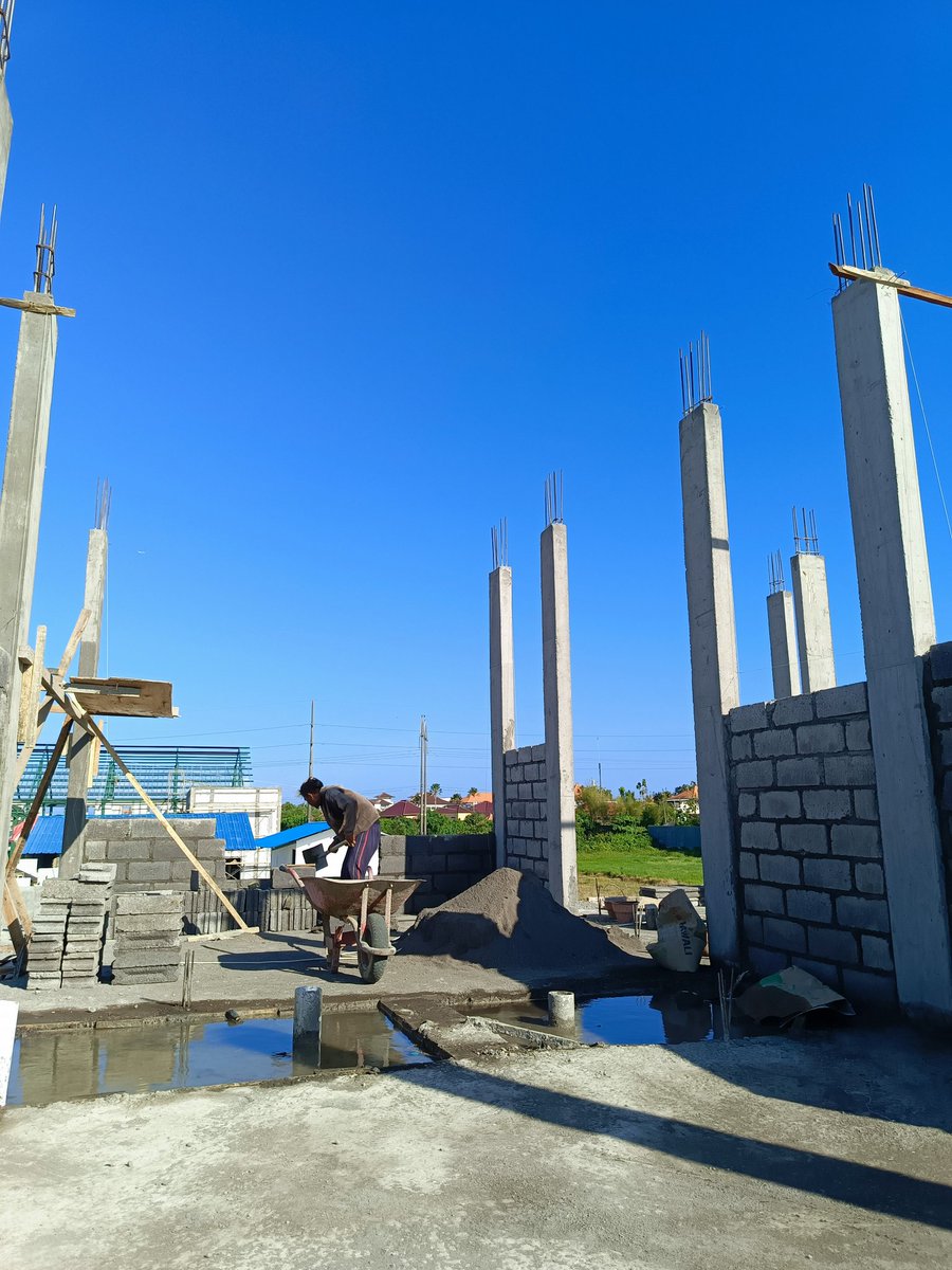 Ketika tempat lain sudah mulai turun hujan dan gerimis, berbeda dengan lokasi ini.
Tapi berharap seperti ini sampai kerjaan ini selesai🙏🙏🙏