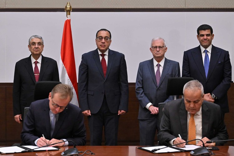 jandenulgroup's tweet image. #JDNproject * #JanDeNul signed a milestone agreement with the Egyptian government to start the study for the construction of an submarine export cable between #Egypt and #Europe #energytransition #offshoreenergy 👉 jandenul.com/news/jan-de-nu…