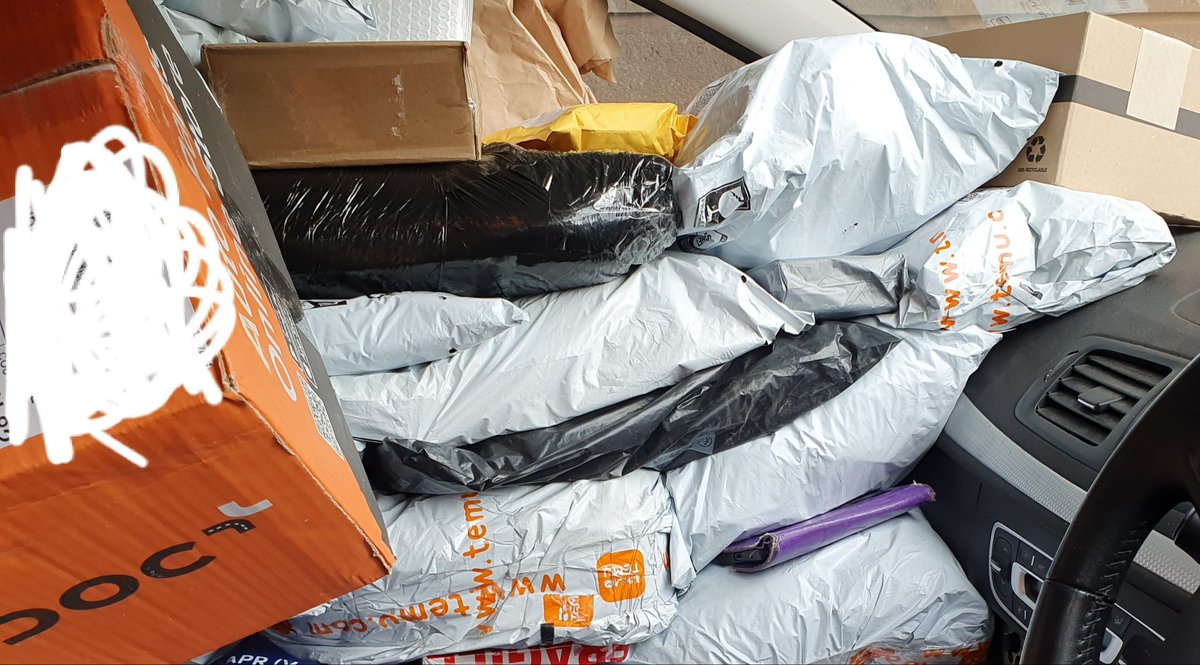 Trafficwmp's tweet photo. If you are transporting parcels make sure they are secured properly. You also need to ensure you have a clear view out of your windows and can see your wing mirrors.

#VisibilityIsKey

#RHPT https://t.co/Dc8xDEVeg6