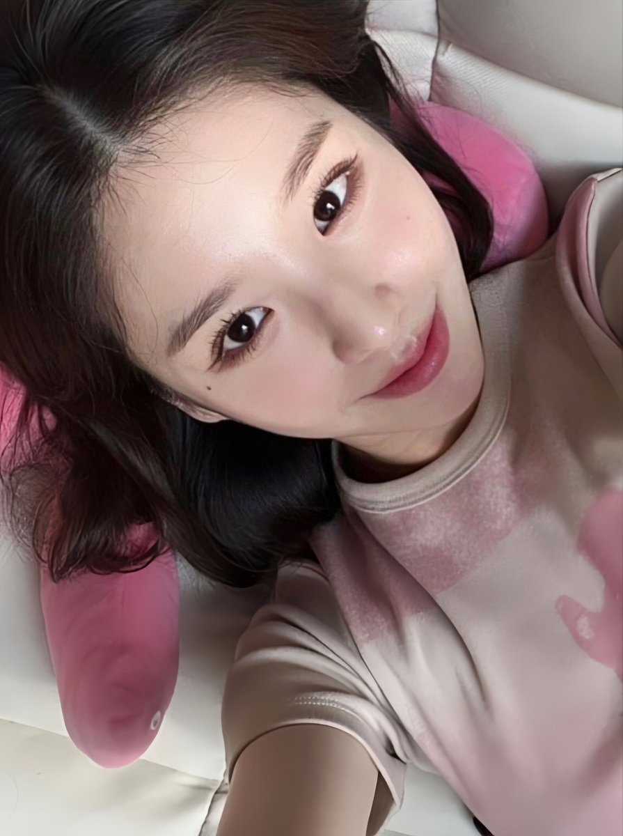 ㅤㅤㅤBom dia, timeline! Sinto que hoje será um dia preguiçoso desde que eu decidi me dar um folga! Vocês tem planos para hoje?