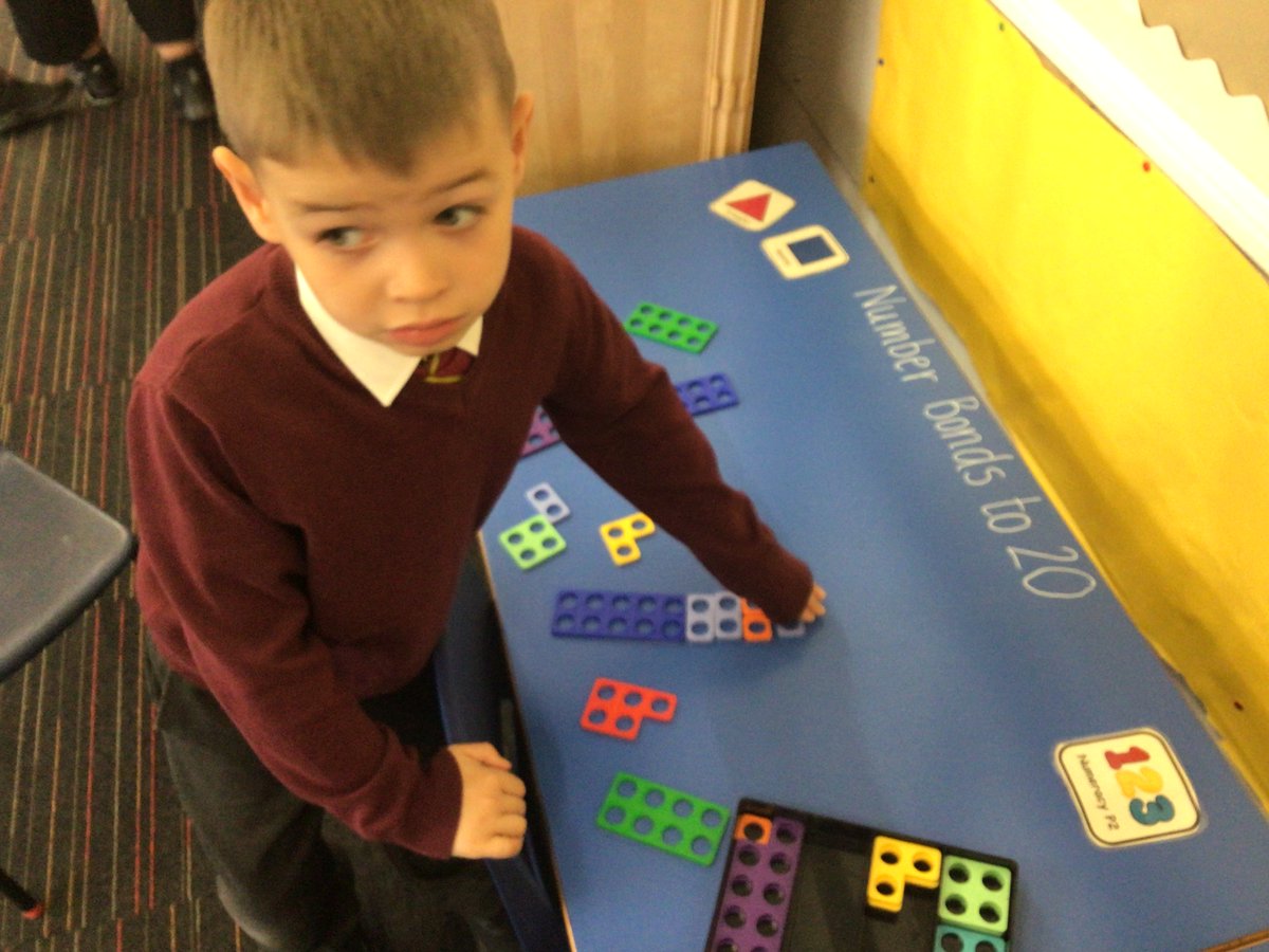 Primary 2 were using concrete materials and pictorial approaches to help them develop their knowledge of number bonds  to 20. <a href="/glasgowcounts/">Glasgow Counts</a>