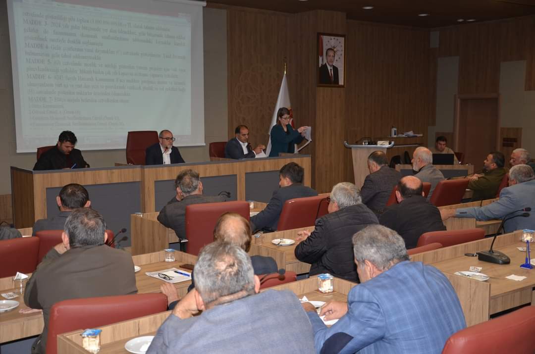 tokatozelidare's tweet photo. Yaklaşık 20 gün süren toplantılar sonunda İl Özel İdaremizin bütçesi 1 Milyar TL olarak belirlenmiştir.

📝Bütçe görüşmelerimize katılan İl Genel Meclisimizin değerli üyelerine, bütçenin hazırlanmasında emeği geçen Birim Müdürlerimize ve mesai arkadaşlarımıza teşekkür ederiz.👇 https://t.co/Ed8Xvc8wD0