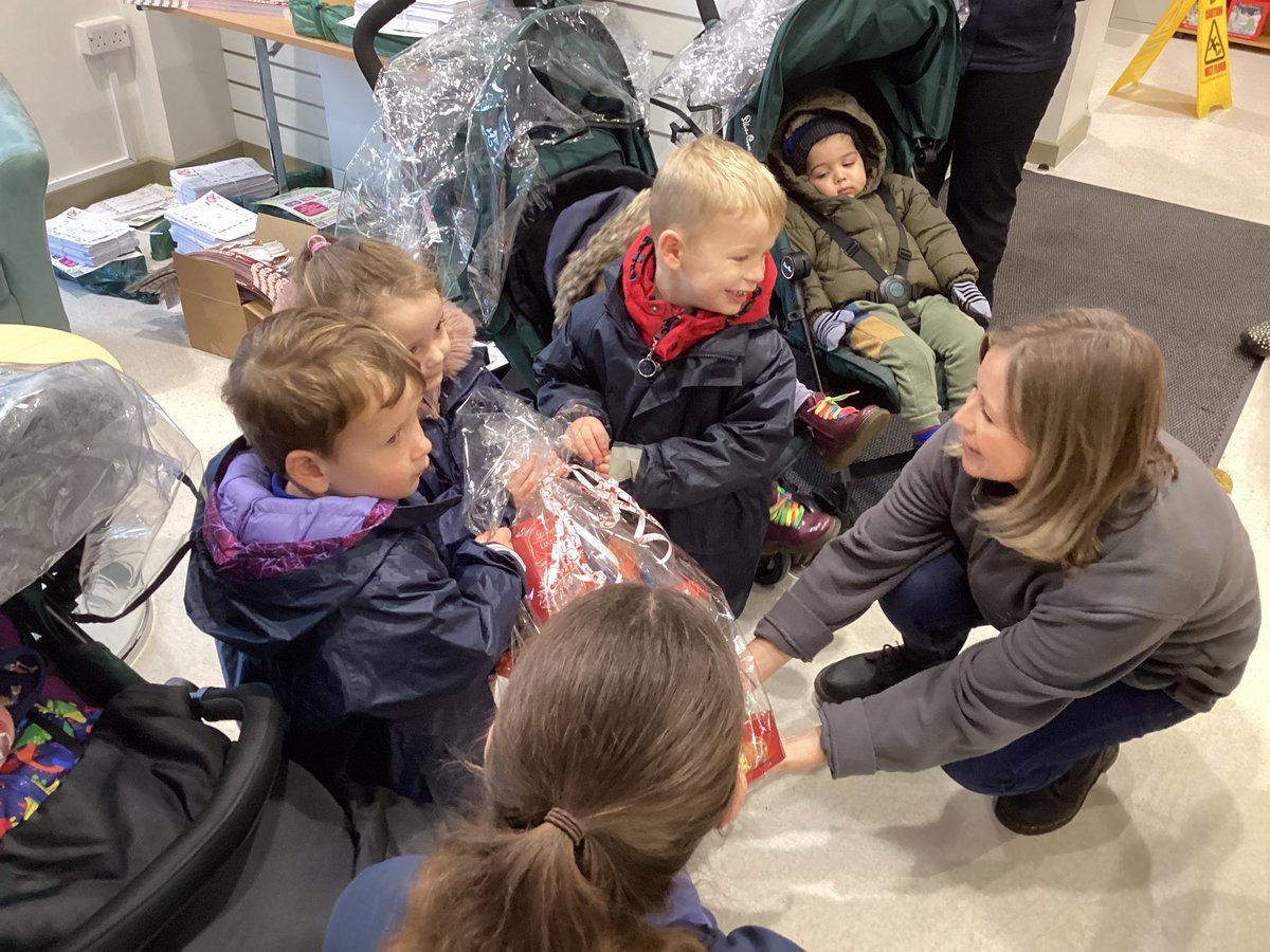 BSPDNursery's tweet photo. To celebrate World Kindness Day the children at #BSPDNursery made treat hampers for the team at Bolton Hospice to enjoy. A big thank you to all that donated. #BSPD #BoltonHospice #WorldKindnessDay #caringissharing https://t.co/MHC0swOtbr