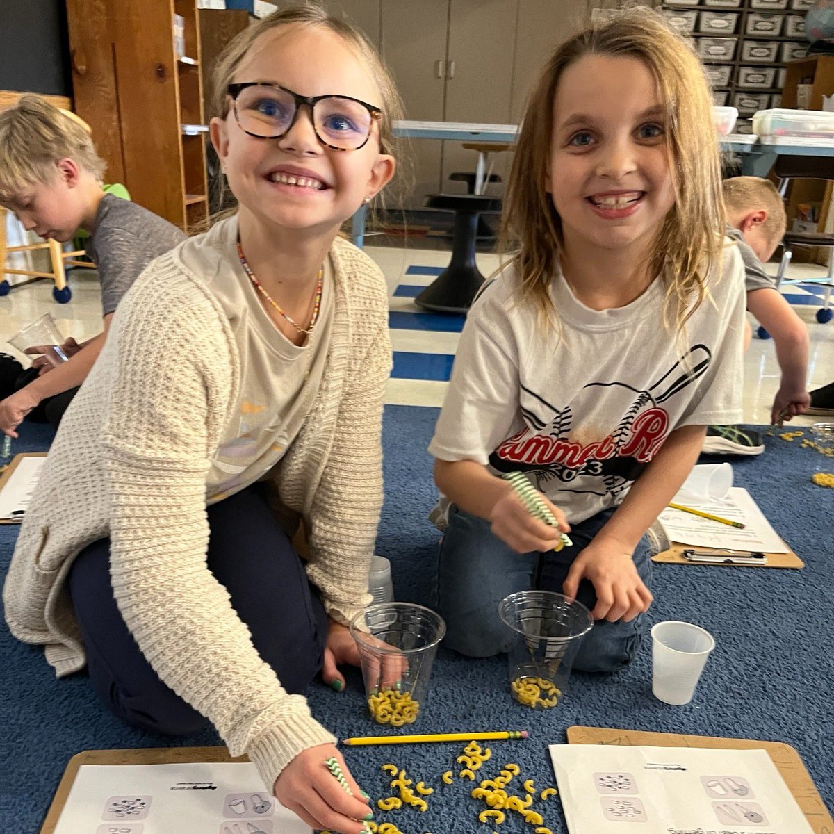 Wheaton_803's tweet photo. What's new for #LifeAtThe803 in 1st grade?

Mrs. Lanter’s 1st grade has been learning about useful animal traits. They used straws and cups to mimic types of bird beaks and how each beak can help birds eat!!🦜 https://t.co/oGyNBmCvCu