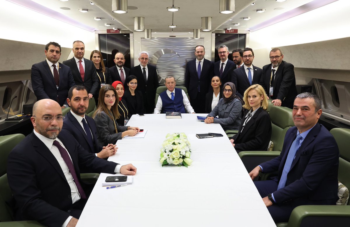 Yo no conozo a Milei, solo conozco y reconozco mi ley.

Qué guapo soy.