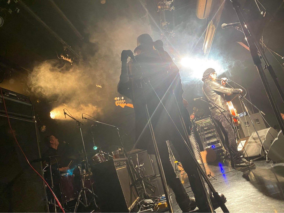 midnight_ryo's tweet photo. モッシュチョーカーズ15周年おめでとうございます❗️
終始楽しい時間で酒と音楽と愛が溢れるイベントでした❗️
これからもよろしくお願いします🤲

#スペルマーズ
#韃靼兵談 
#DEALOFCLOWN 
#RIPADDICTION 
#THEMIDNIGHTROCKERS 
#VICE 
#DeRQui 
#桔梗
#moshchokers https://t.co/K9n2qney7t